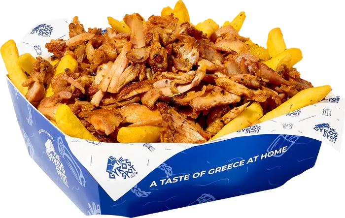 Patat gyros in een blauwe The Gyros Spot bak